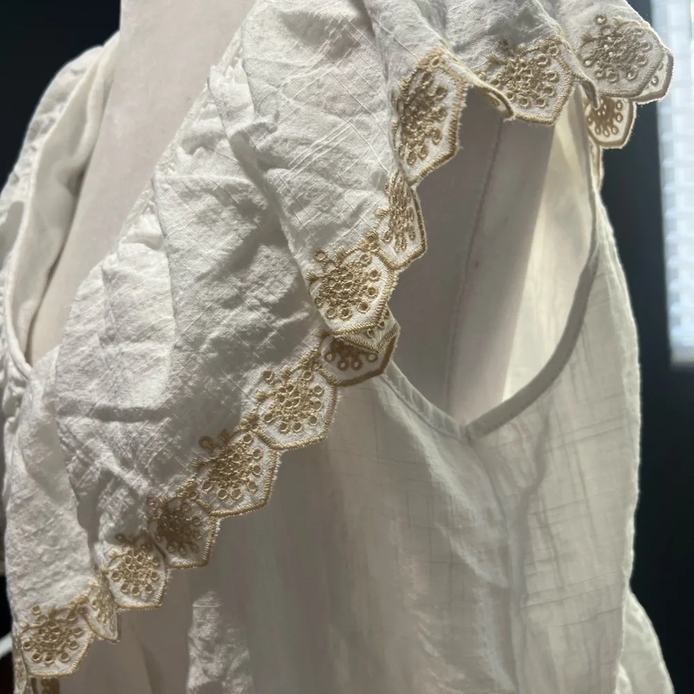 Max Studio Cream Ruffle Blouse. Size L - Picture 4 of 6